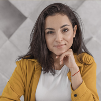 Témoignage de Amina B., cliente satisfaite de Bravo Telecom.